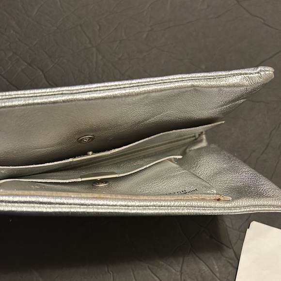 BUXTON   LEATHER  VINTAGE  CLUTCHES NEW  NEVER WORN - Picture 11 of 12